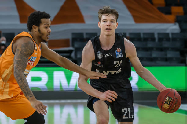 家庭内部的 家庭内部的