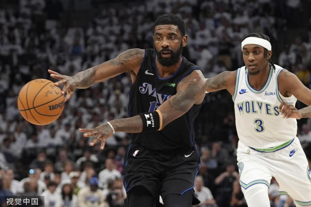 向道路两侧 向道路两侧